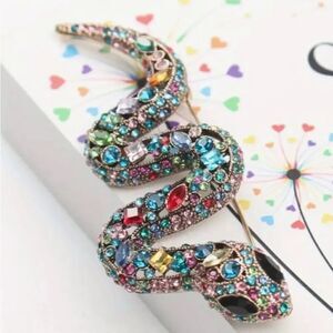 🐍 NEW sparkling & colorful crystal & gold slithering snake brooch 🐍